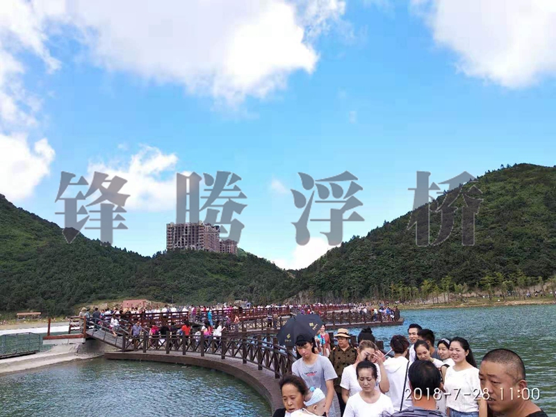 四川樂山水上浮橋